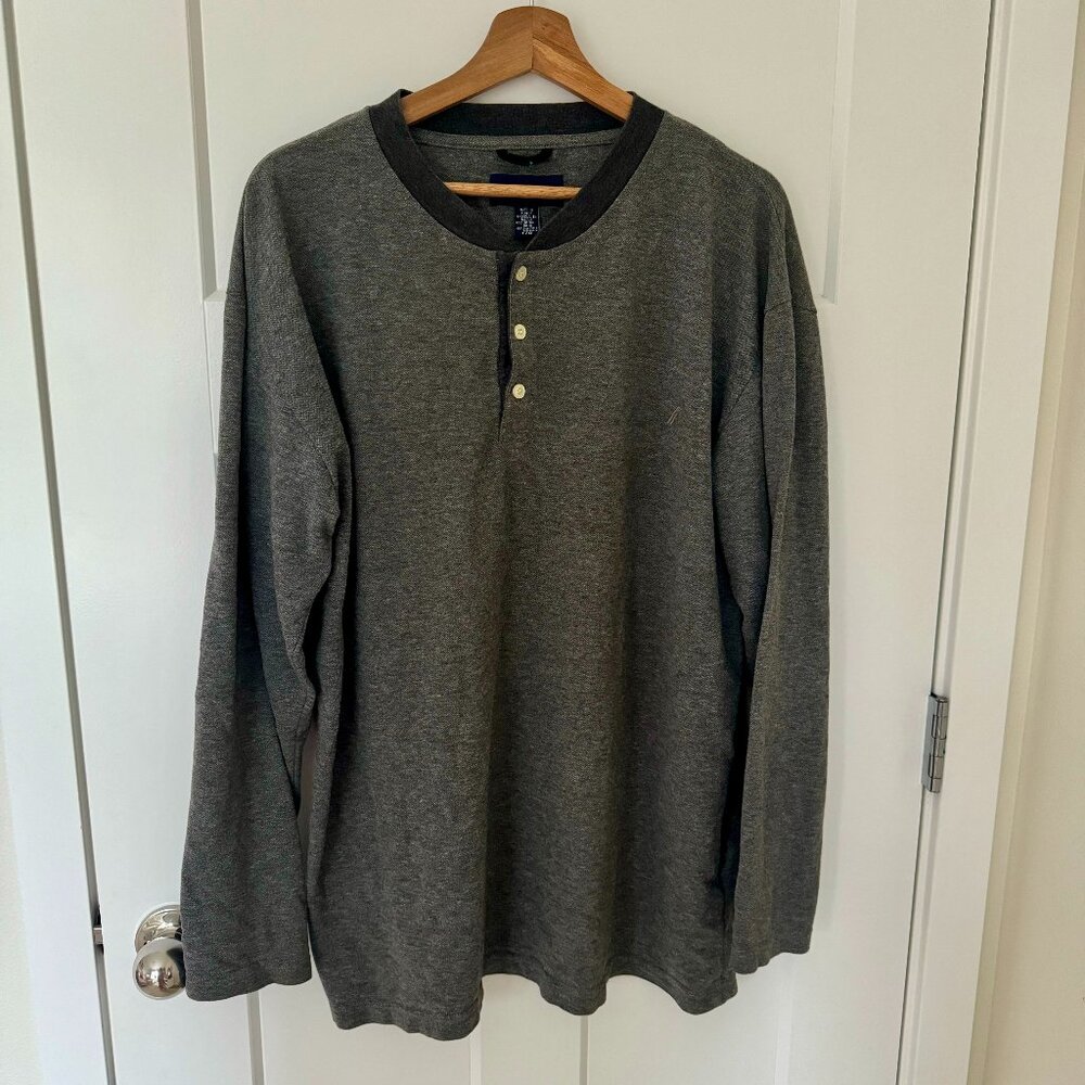 Nautica Men's Sleepwear Top – Soft Grey with 3-Button Neck - Size Large